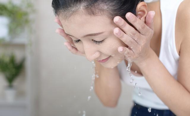 澳门太阳网城官网|
逆生长的女人 一般有四个配合点 若你全中 真令人羡慕(图4)